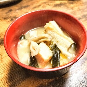 いい香り♡舞茸と豆腐の味噌汁